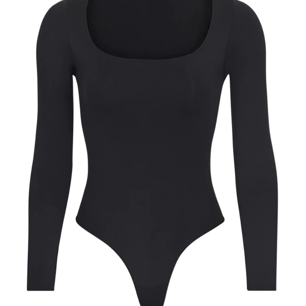 Skims Essential Long Sleeve scoop neck bodysuit